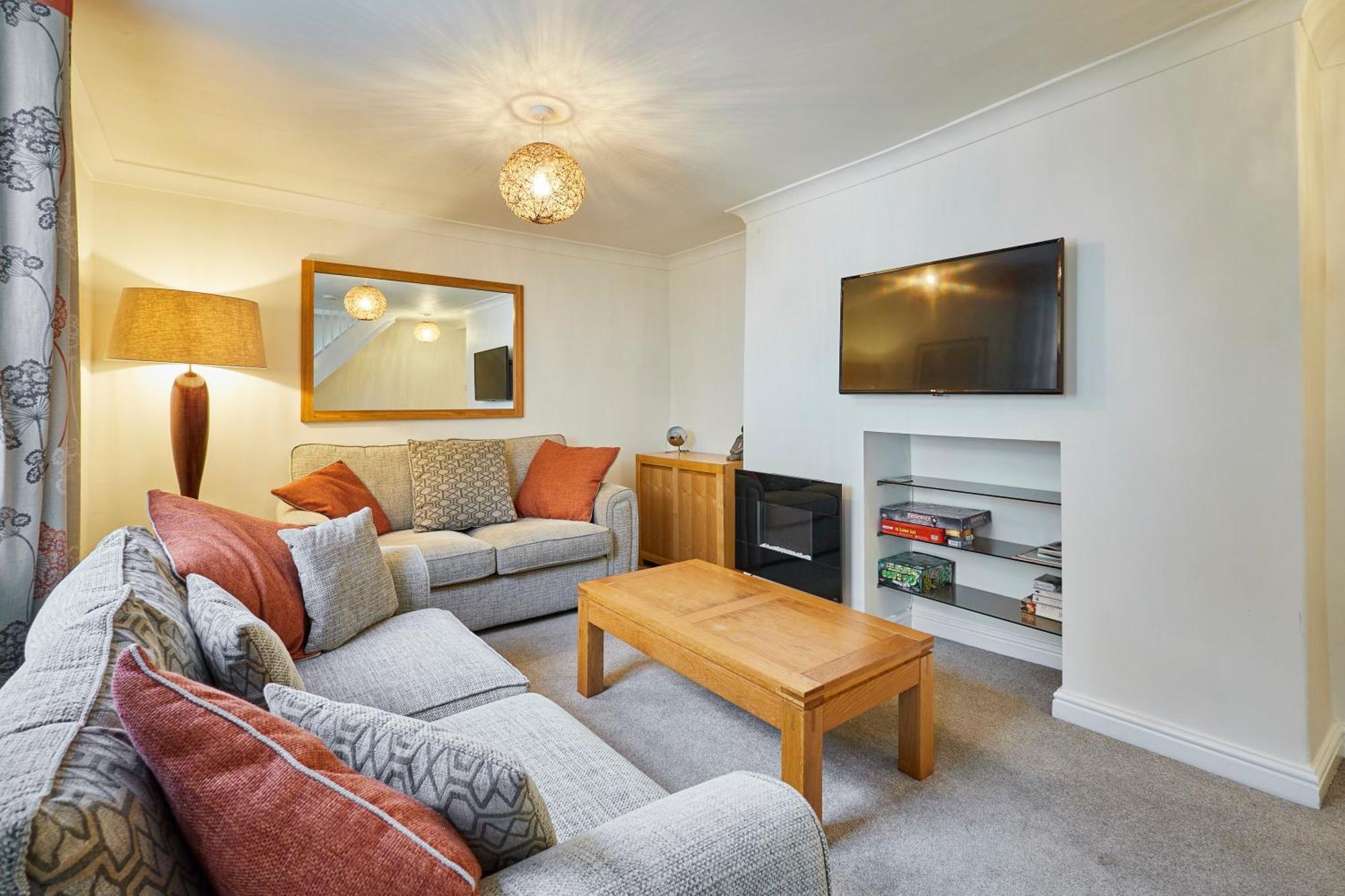 Host & - Spring Bank Holiday home *