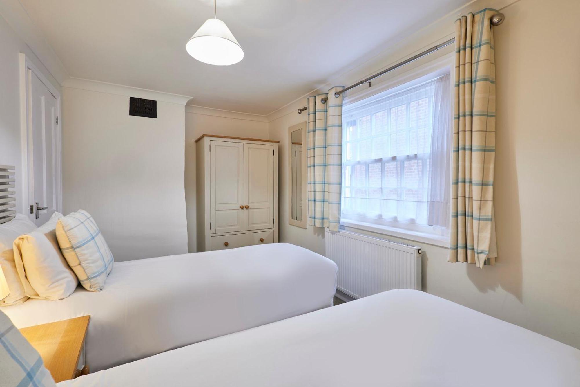 Host & - Spring Bank Holiday home